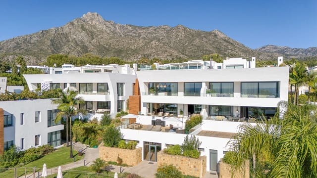 4 bedroom Apartment for sale in Marbella with pool garage - € 3,950,000 (Ref: 8699471)