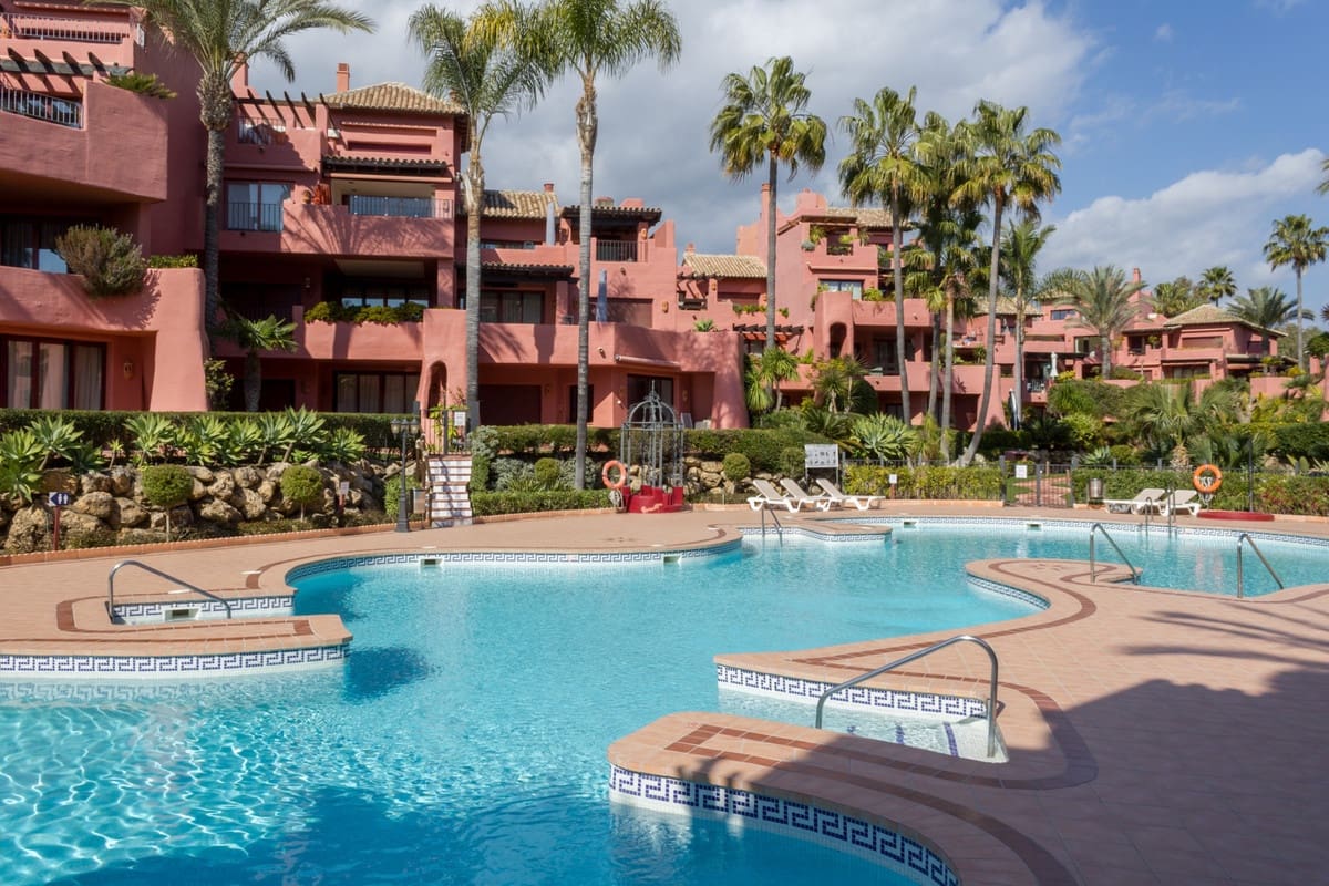 3 Zimmer Penthouse zu verkaufen in Estepona mit Pool Garage - 1.900.000 € (Ref: 8735236)