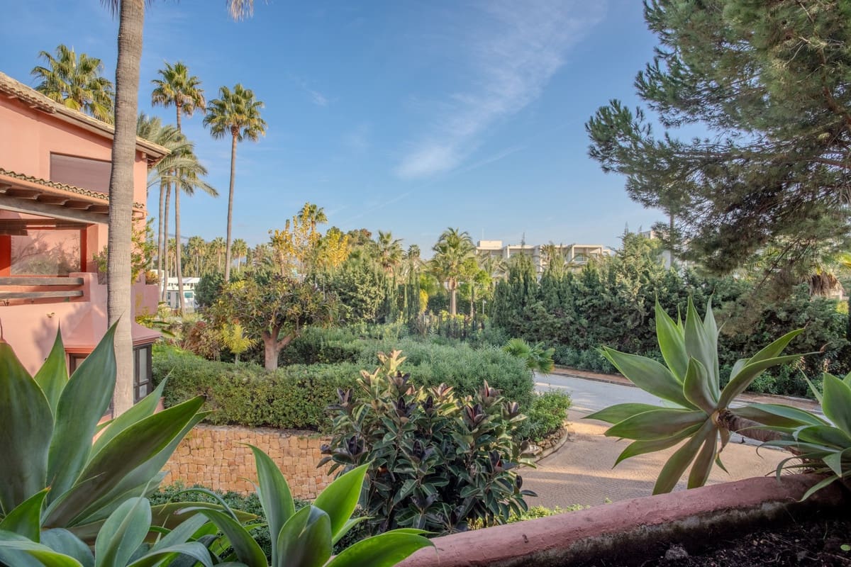 3 Zimmer Penthouse zu verkaufen in Estepona mit Pool Garage - 1.900.000 € (Ref: 8735236)