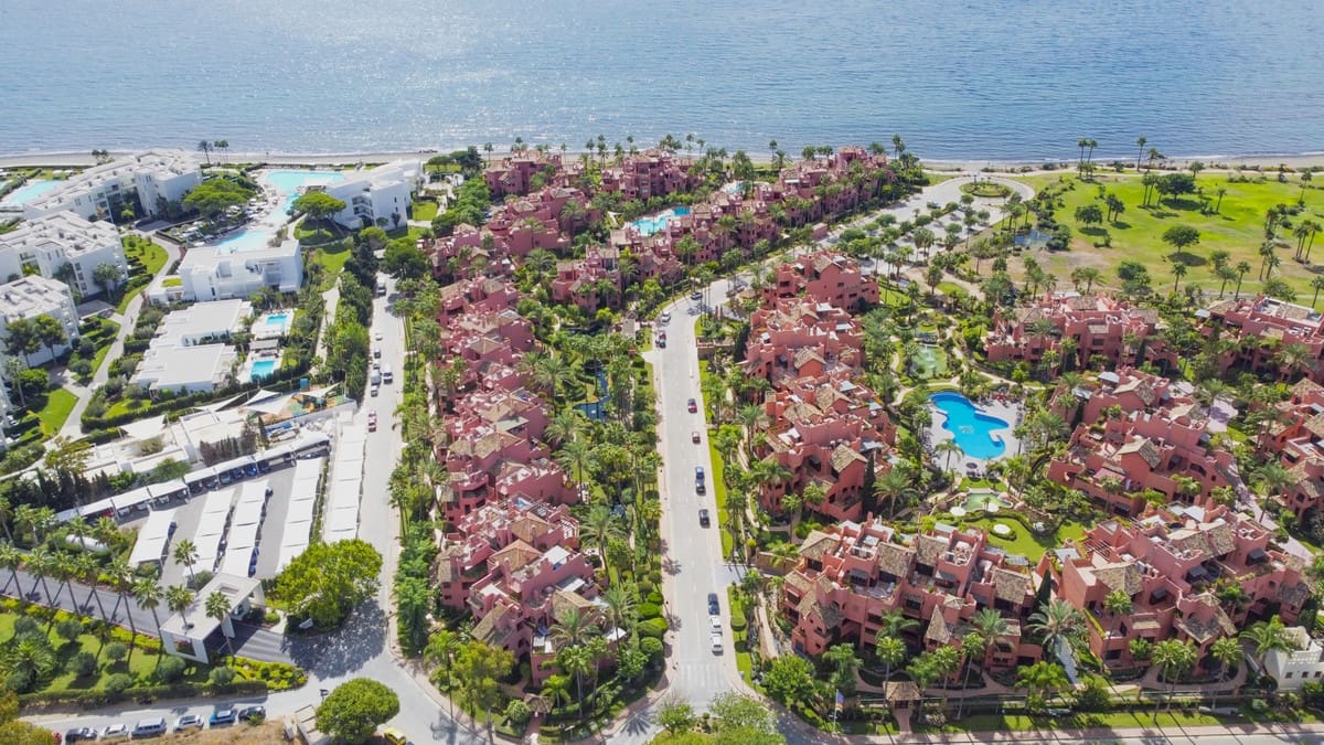 3 Zimmer Penthouse zu verkaufen in Estepona mit Pool Garage - 1.900.000 € (Ref: 8735236)