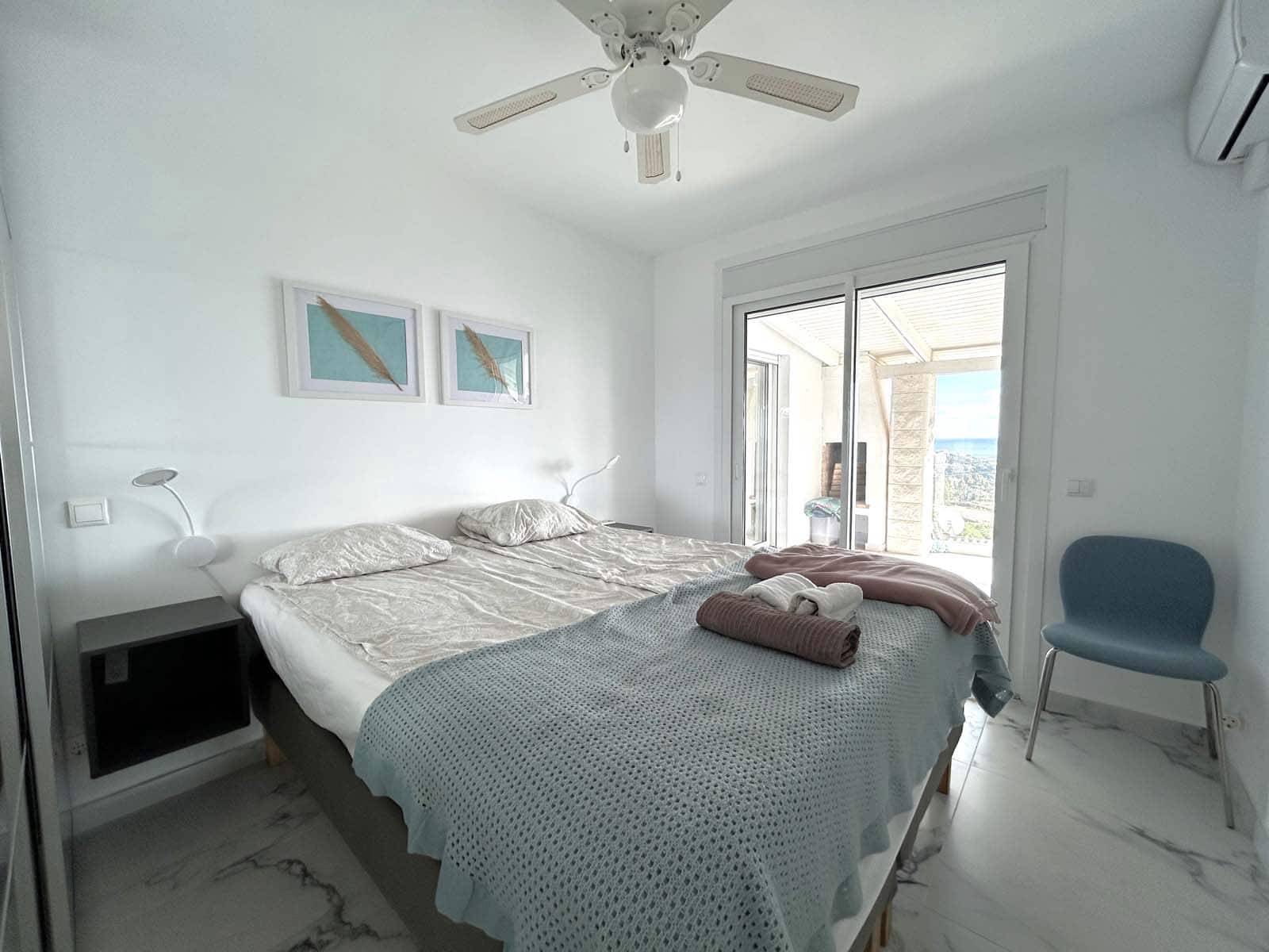 5 makuuhuone Huvila myytävänä paikassa El Chaparral mukana uima-altaan 
autotalli - 1 420 000 € (Ref: 8759567)