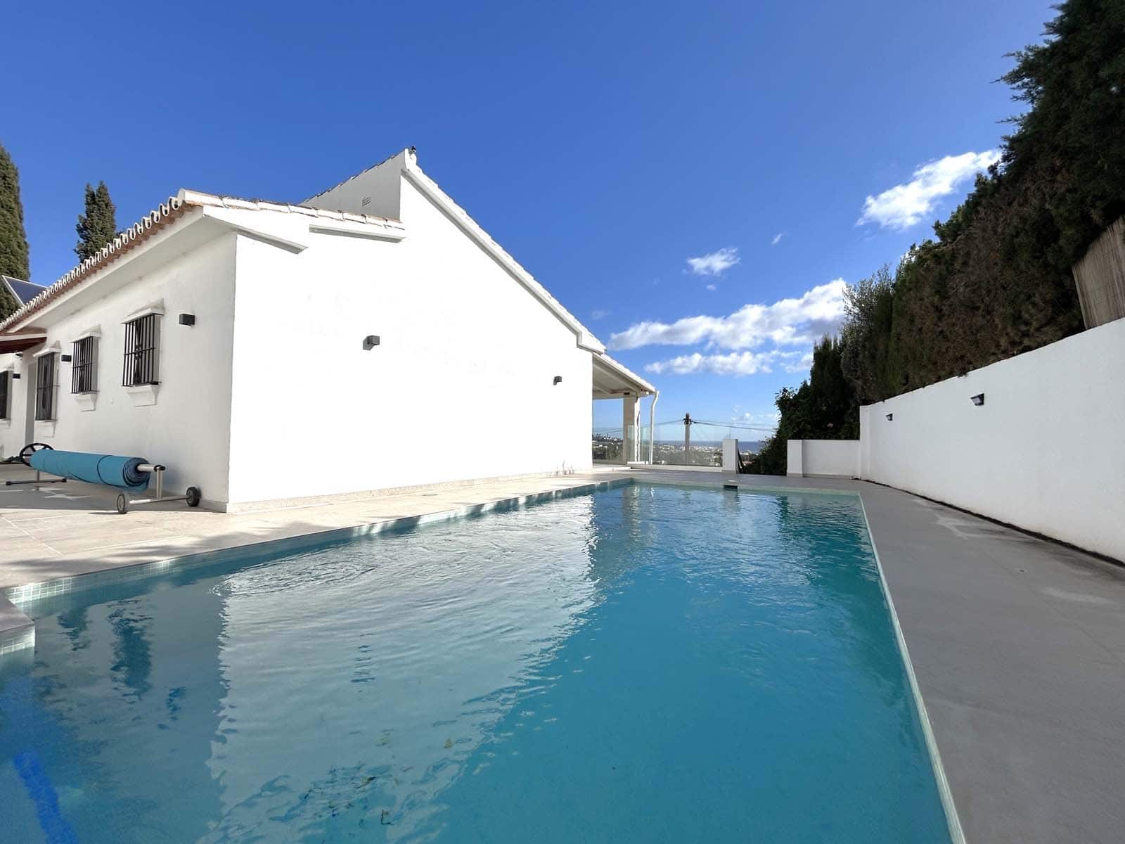 5 makuuhuone Huvila myytävänä paikassa El Chaparral mukana uima-altaan 
autotalli - 1 420 000 € (Ref: 8759567)