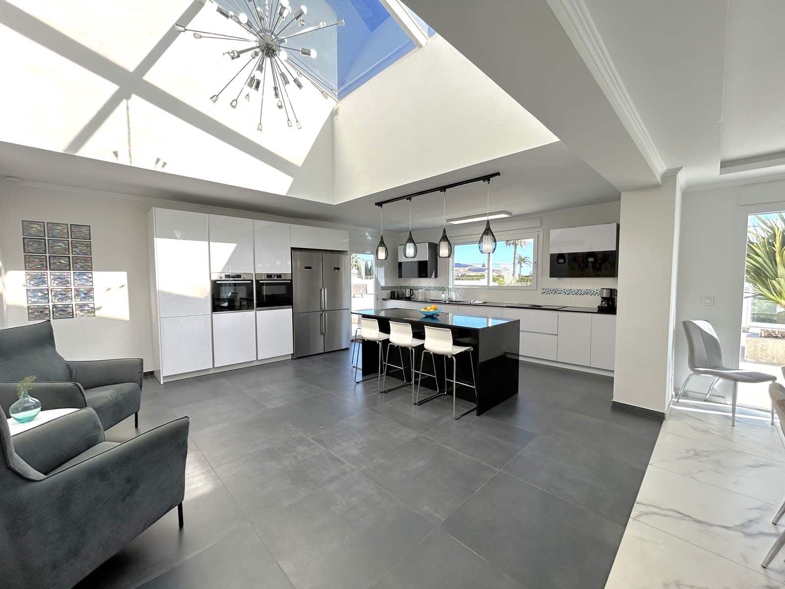 7 soveværelse Villa til salg i Mijas Costa med swimmingpool garage - € 3.720.000 (Ref: 8759568)