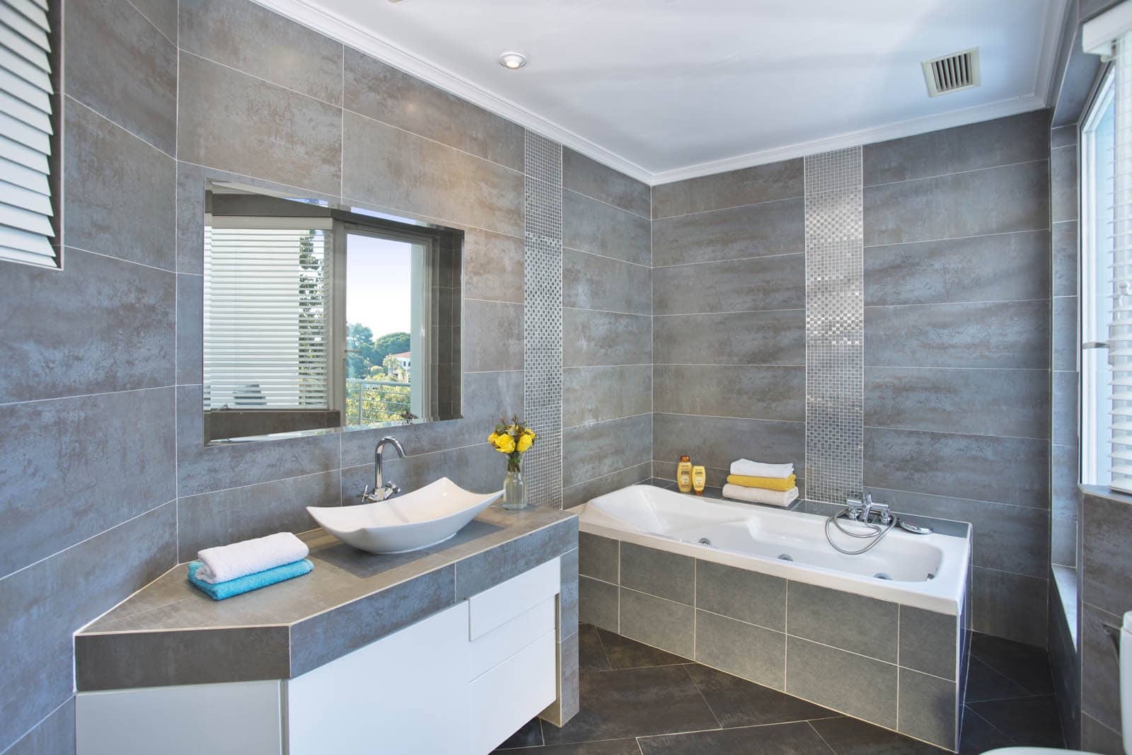 8 bedroom Villa for sale in Marbella with pool garage - € 1,995,000 (Ref: 8840730)