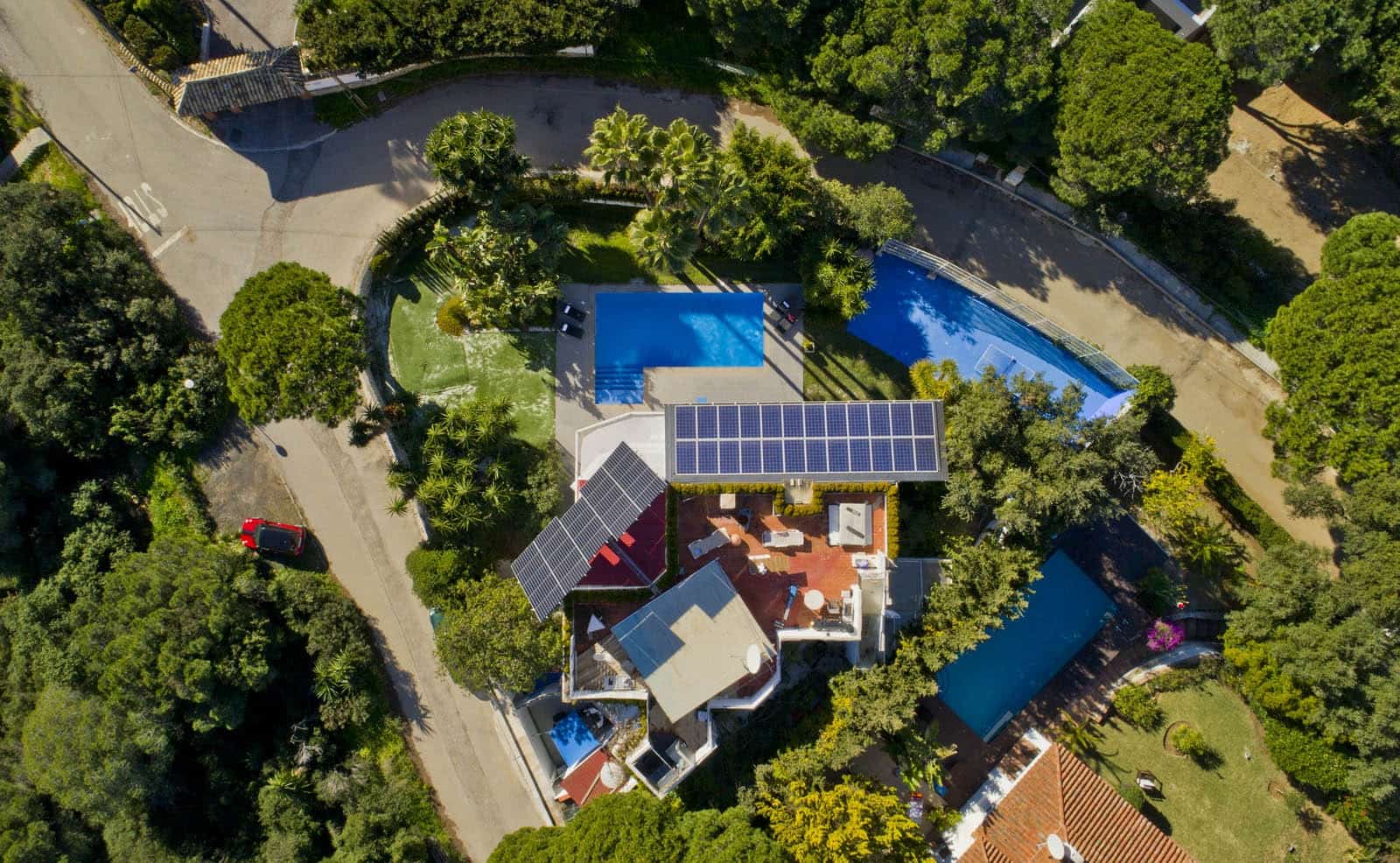 8 sovrum Villa till salu i Marbella med pool garage - 1 995 000 € (Ref: 8840730)