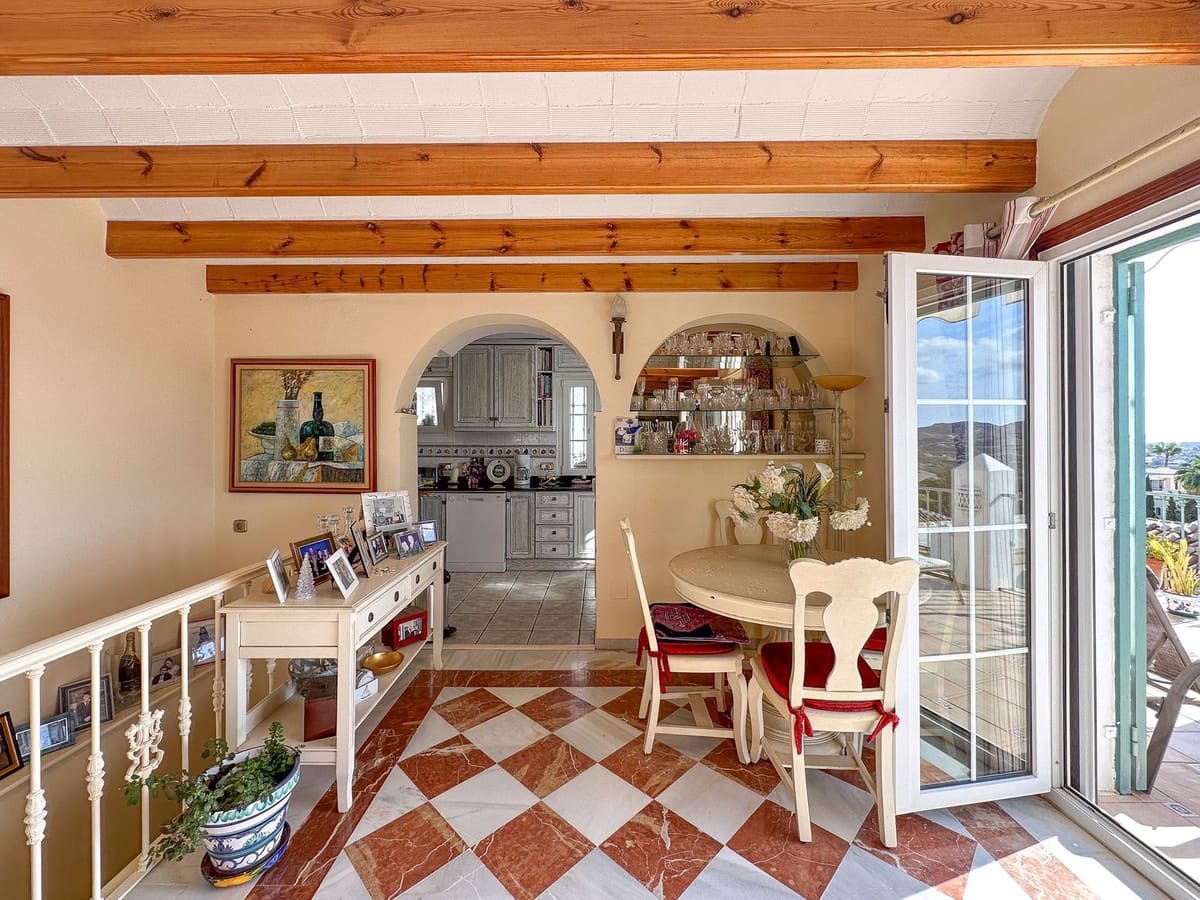 3 soveværelse Byhus til salg i Mijas Costa med swimmingpool - € 570.000 (Ref: 8840738)