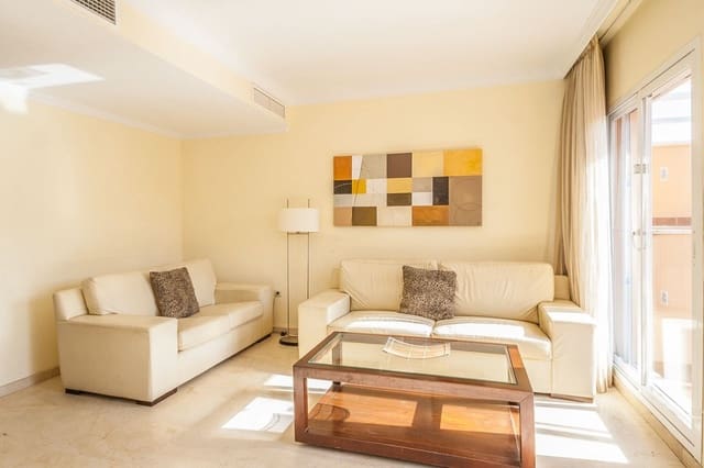 2 soveværelse Penthouse til salg i Elviria, Marbella med swimmingpool garage - € 419.000 (Ref: 8866913)