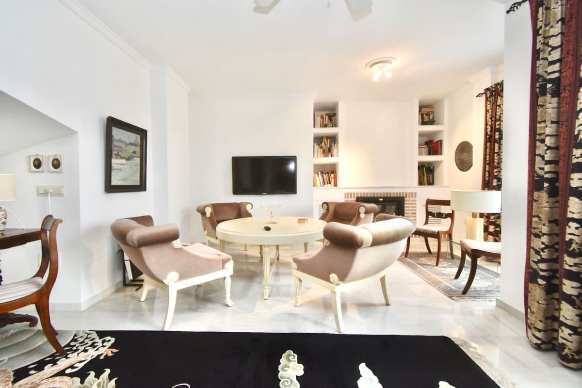 Chalet de 3 habitaciones en Mijas en venta con garaje - 995.000 € (Ref: 8901711)