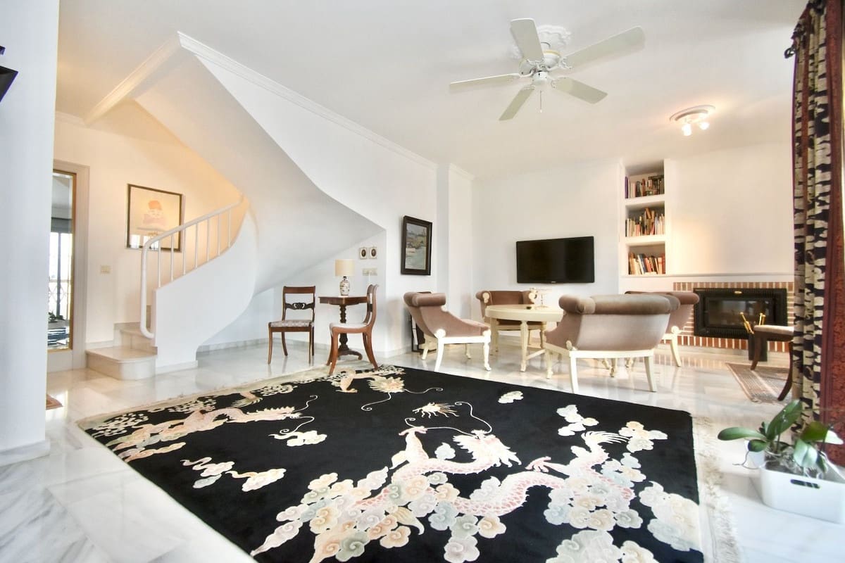 Chalet de 3 habitaciones en Mijas en venta con garaje - 995.000 € (Ref: 8901711)