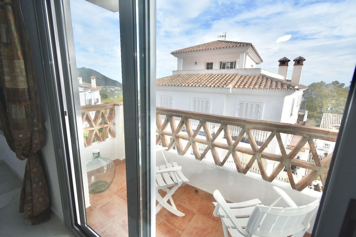 Chalet de 3 habitaciones en Mijas en venta con garaje - 995.000 € (Ref: 8901711)
