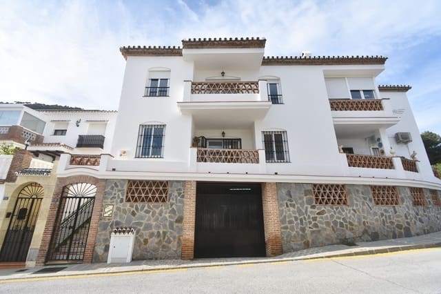 3 makuuhuone Huvila myytävänä paikassa Mijas mukana 
autotalli - 995 000 € (Ref: 8901711)