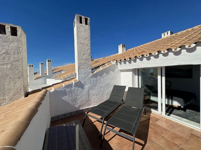 2 Zimmer Penthouse zu verkaufen in Nueva Andalucia, Marbella mit Pool - 675.000 € (Ref: 8901718)