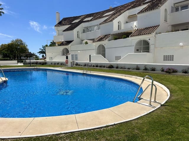 2 Zimmer Penthouse zu verkaufen in Nueva Andalucia, Marbella mit Pool - 675.000 € (Ref: 8901718)