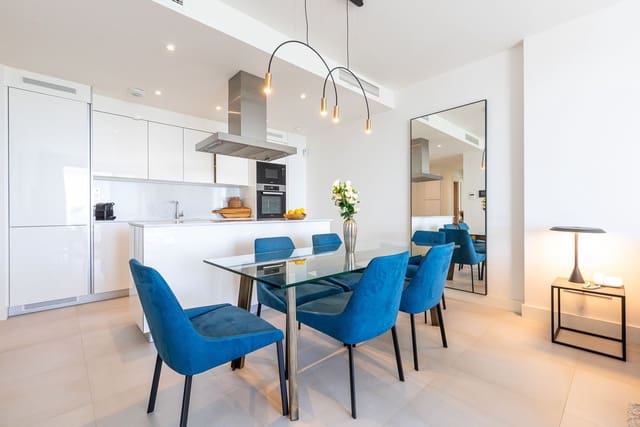 2 makuuhuone Huoneisto myytävänä paikassa Mijas Costa, Mijas mukana uima-altaan 
autotalli - 645 000 € (Ref: 8907378)
