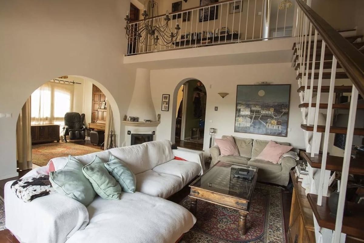 5 bedroom Villa for sale in Marbella with pool - € 849,000 (Ref: 9048577)