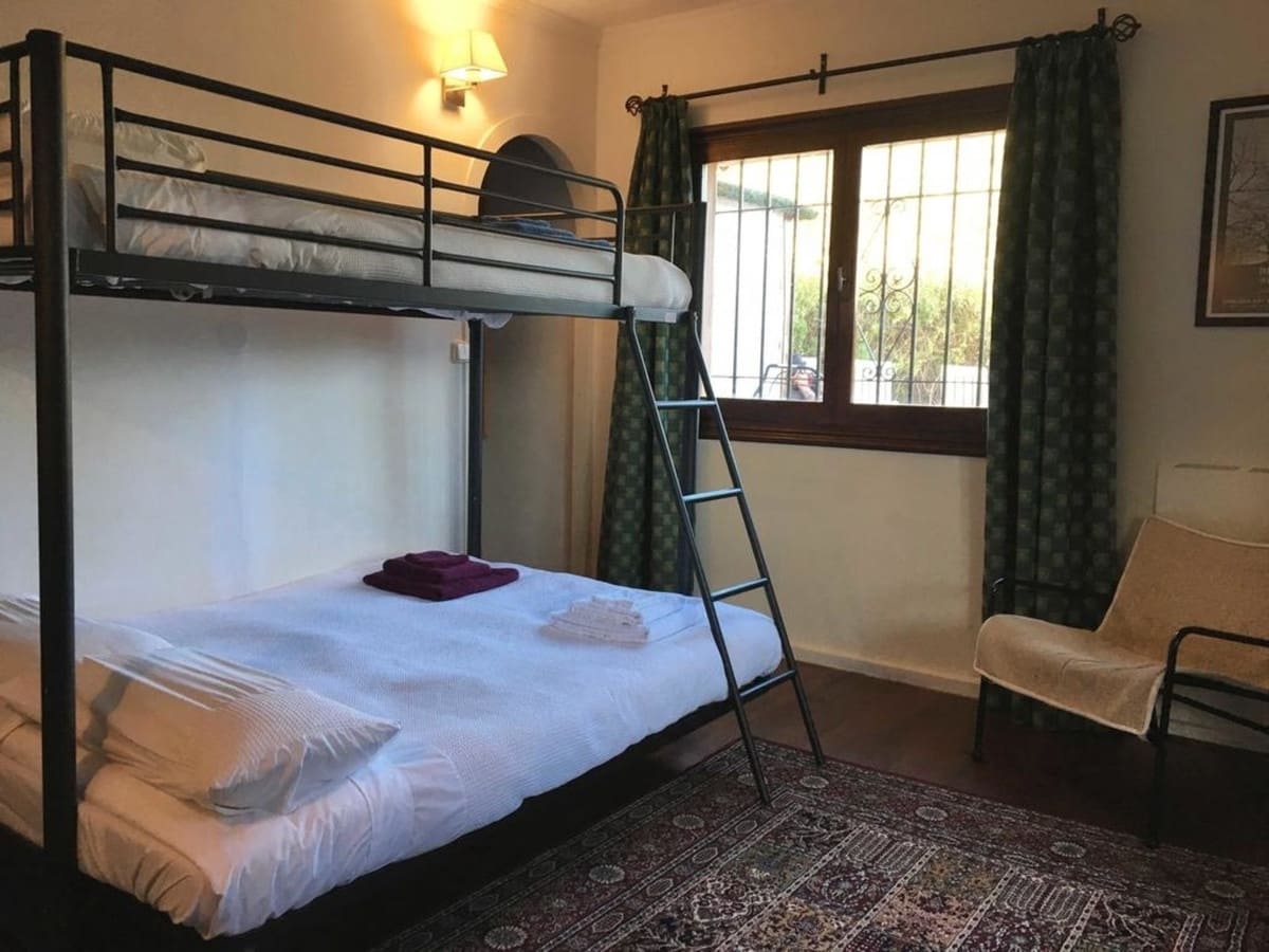 5 bedroom Villa for sale in Marbella with pool - € 849,000 (Ref: 9048577)