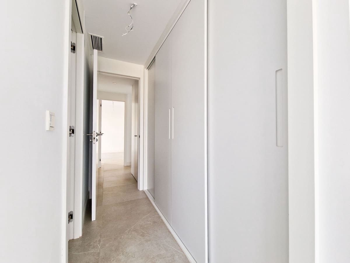 2 bedroom Penthouse for sale in Marbella with pool garage - € 690,000 (Ref: 9059063)