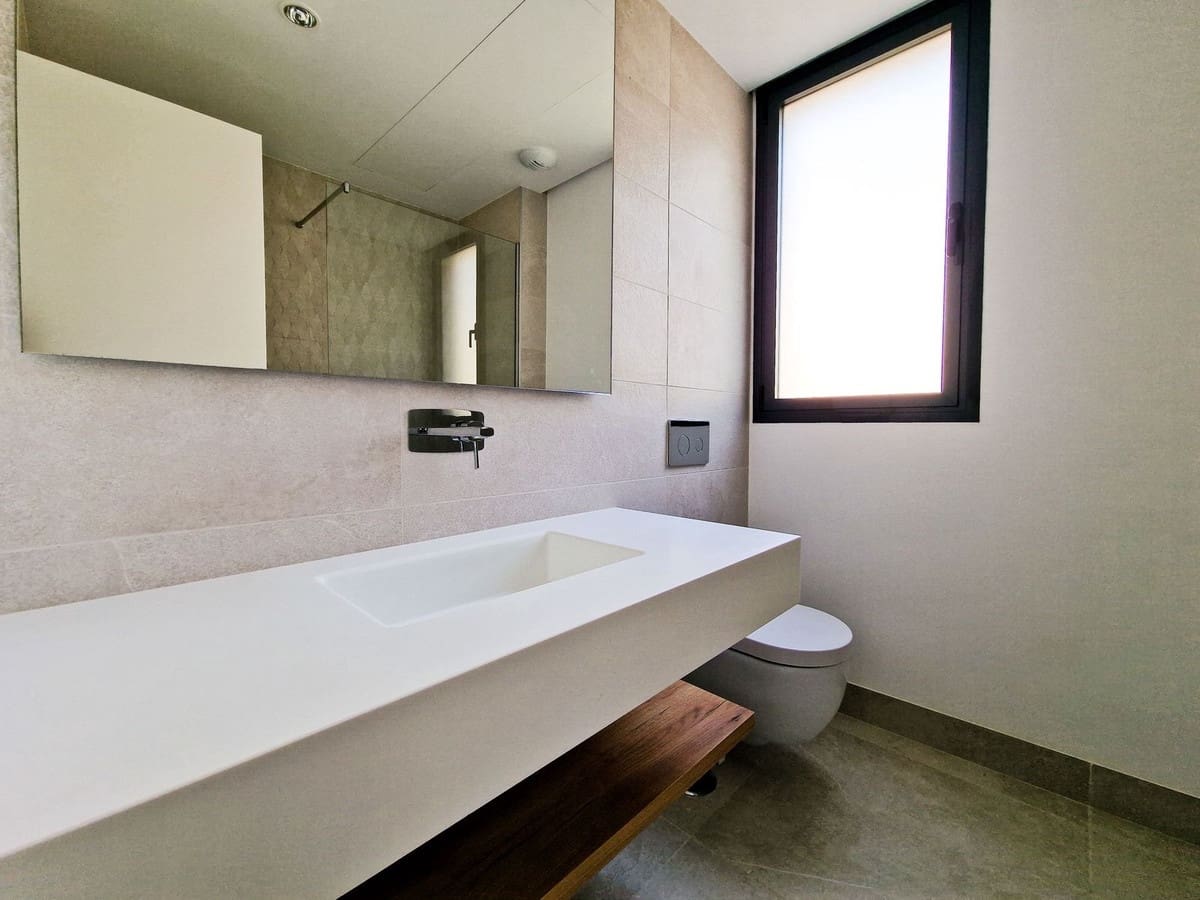 2 bedroom Penthouse for sale in Marbella with pool garage - € 690,000 (Ref: 9059063)