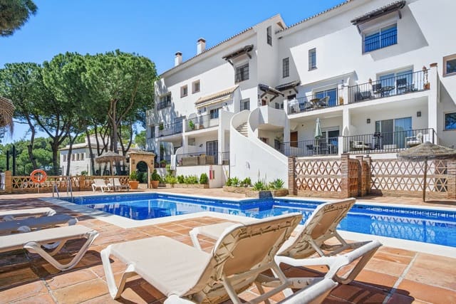 4 sypialnia Penthouse na sprzedaż w Nueva Andalucia, Marbella z basenem garażem - 690 000 € (Ref: 9081376)