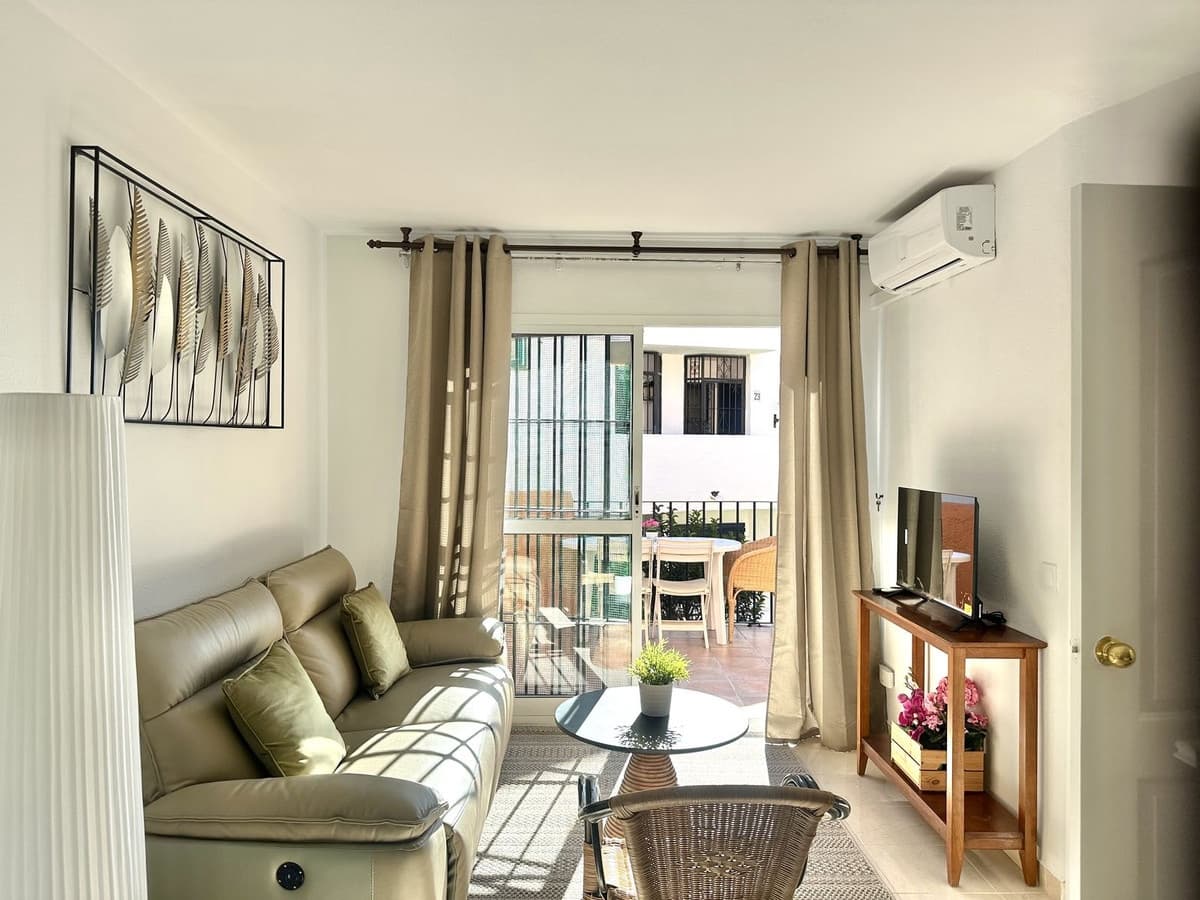 Apartamento de 2 habitaciones en Calahonda en venta con garaje - 270.000 € (Ref: 9081380)