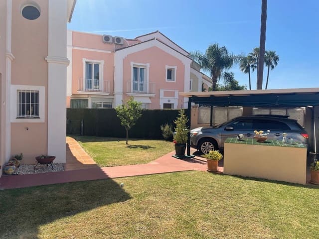 3 soveværelse Byhus til salg i San Pedro de Alcantara, Marbella - € 1.200.000 (Ref: 9098950)