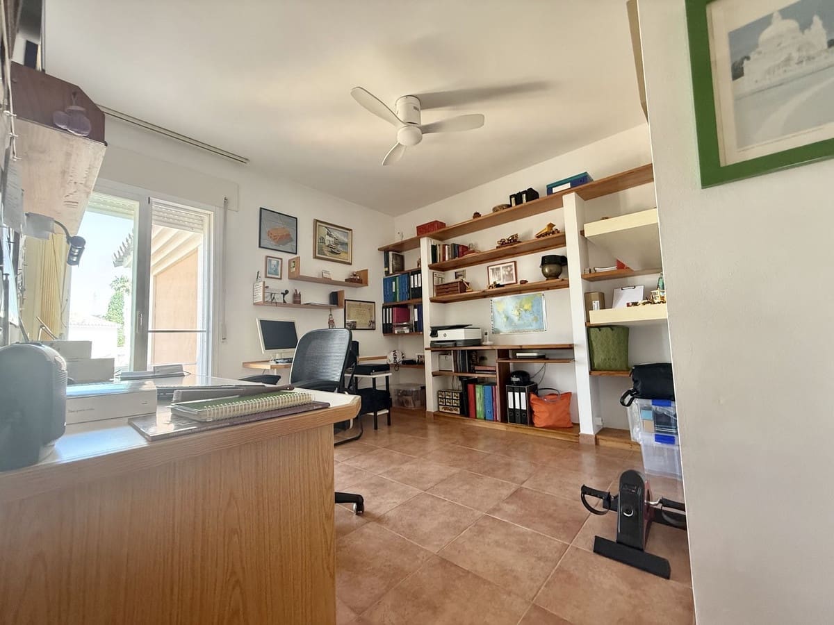 3 soverom Hus til salgs i San Pedro de Alcantara med garasje - € 1 075 000 (Ref: 9098950)