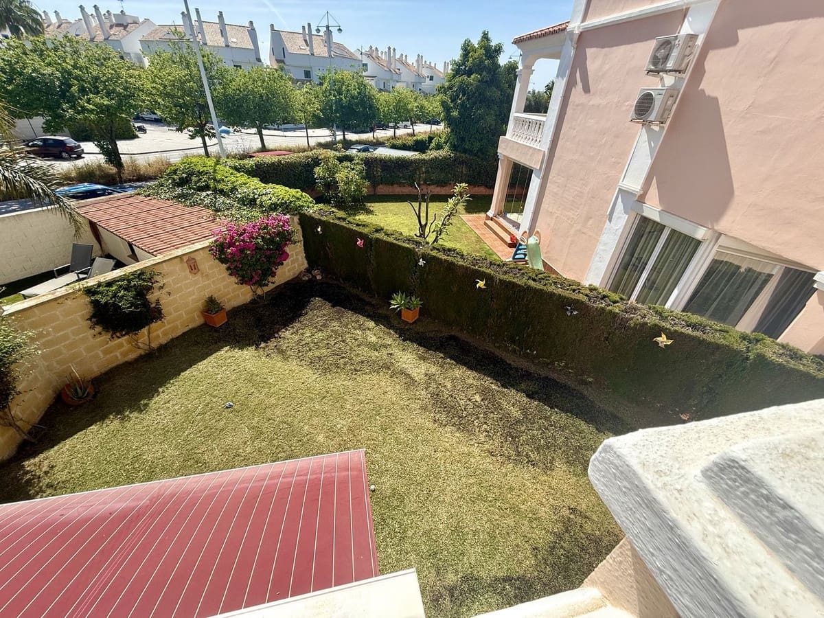 3 soverom Hus til salgs i San Pedro de Alcantara med garasje - € 1 075 000 (Ref: 9098950)
