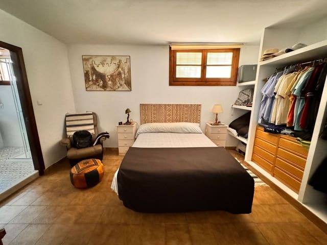 6 soverom Villa til salgs i Churriana, Málaga by med svømmebasseng garasje - € 900 000 (Ref: 9098951)