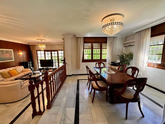 6 soverom Villa til salgs i Churriana, Málaga by med svømmebasseng garasje - € 900 000 (Ref: 9098951)