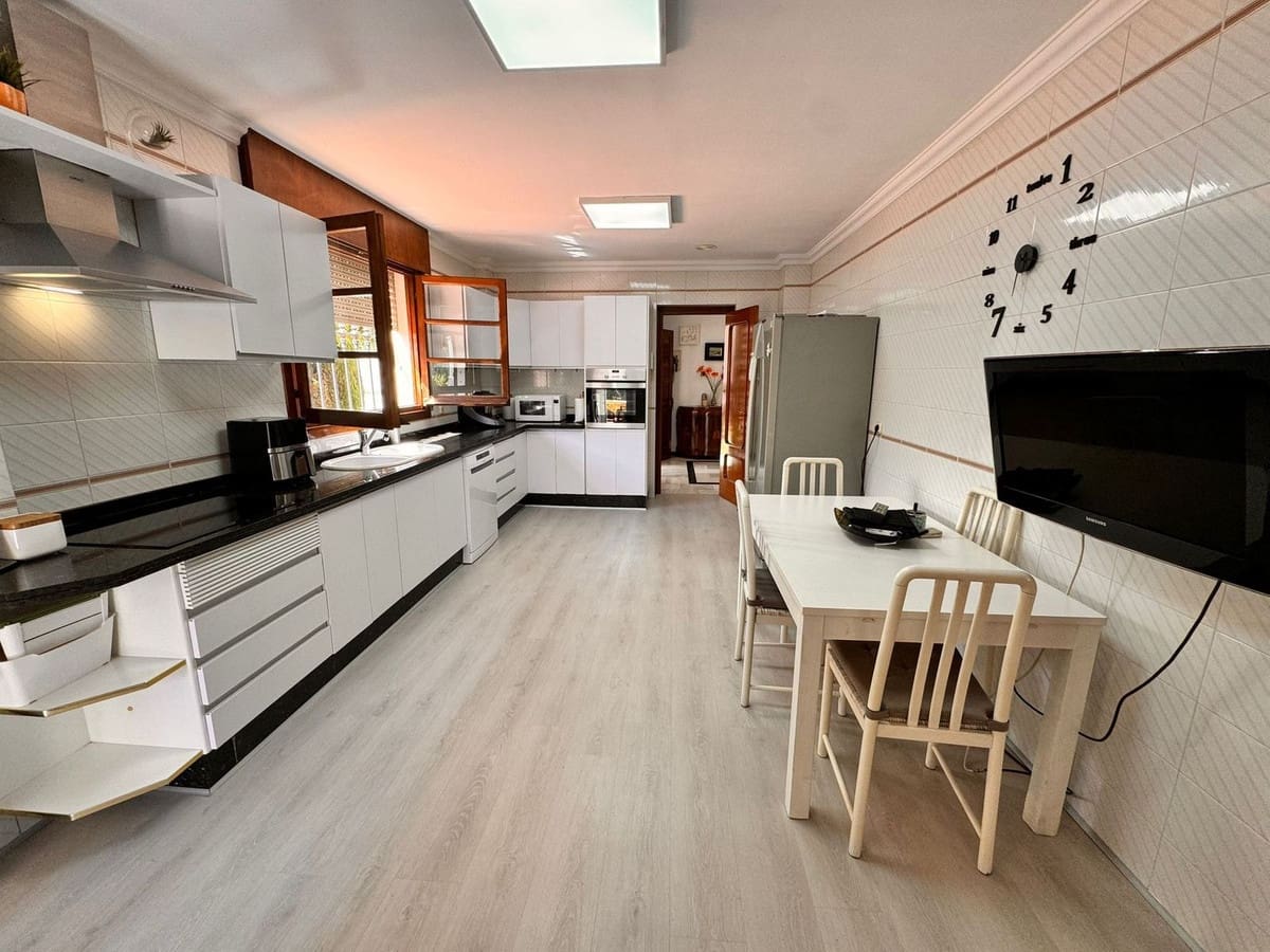 6 soveværelse Villa til salg i Churriana med swimmingpool garage - € 900.000 (Ref: 9098951)