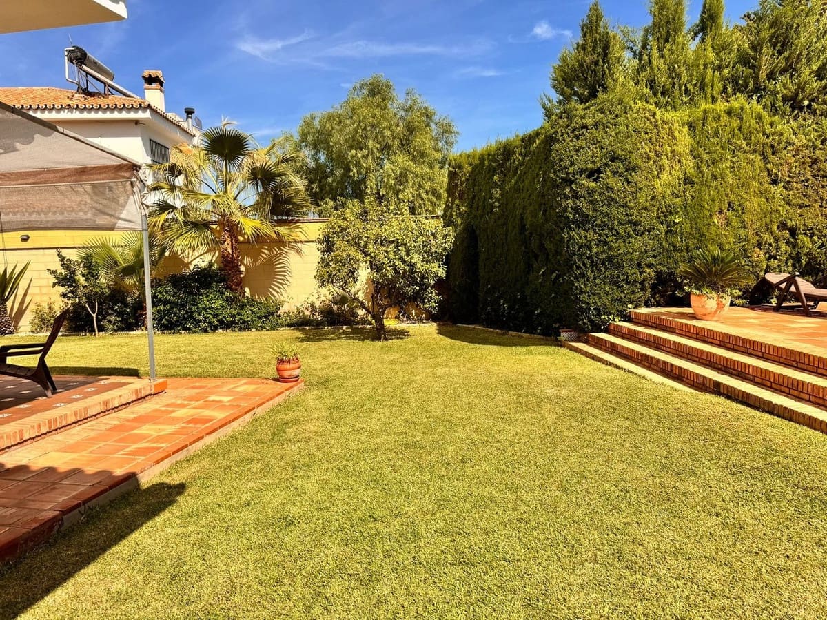 6 soveværelse Villa til salg i Churriana med swimmingpool garage - € 900.000 (Ref: 9098951)