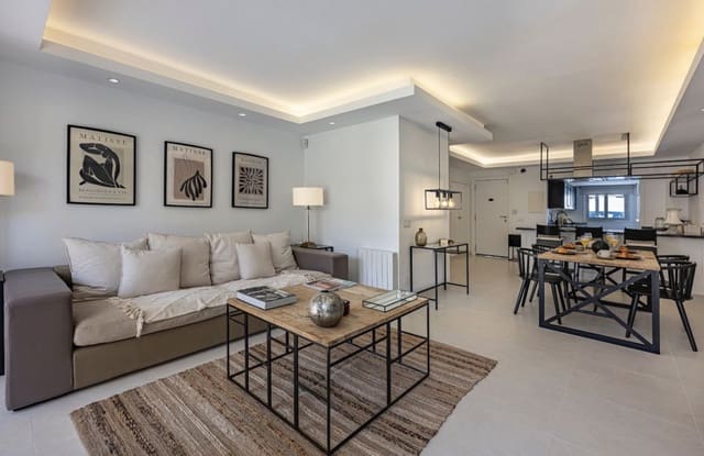 3 soveværelse Byhus til salg i Nueva Andalucia, Marbella med swimmingpool garage - € 650.000 (Ref: 9112190)