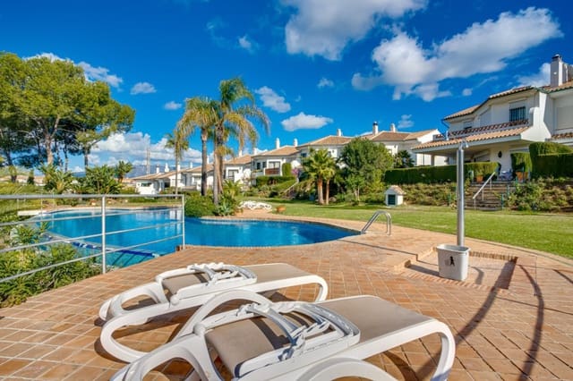 3 soveværelse Semi-Rækkehus til salg i Riviera del Sol, Mijas med swimmingpool garage - € 725.000 (Ref: 9112192)
