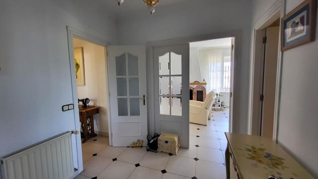 4 Zimmer Villa zu verkaufen in Marbella mit Pool Garage - 1.395.000 € (Ref: 9113986)