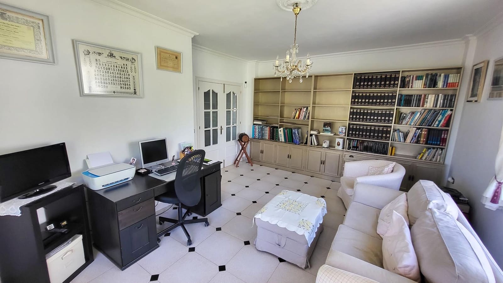 4 bedroom Villa for sale in Marbella with pool garage - € 1,395,000 (Ref: 9113986)