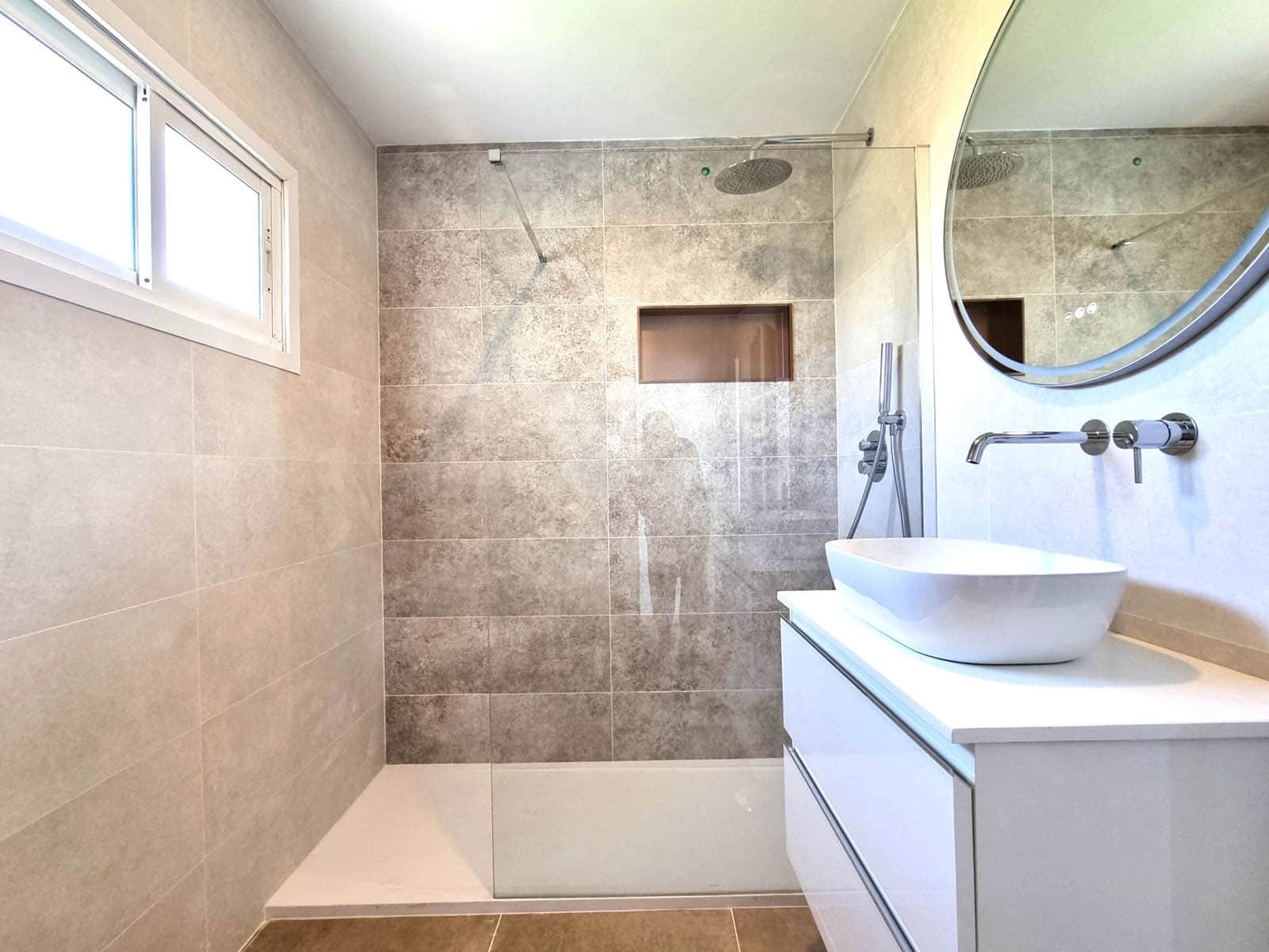 1 bedroom Apartment for sale in Calahonda with pool garage - € 449,000 (Ref: 9115943)