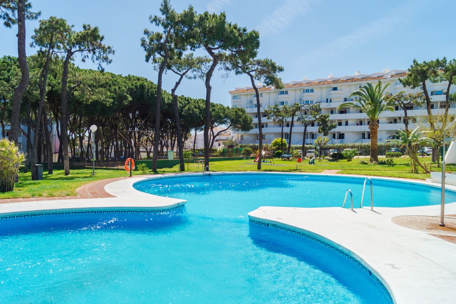 1 bedroom Apartment for sale in Calahonda with pool garage - € 449,000 (Ref: 9115943)