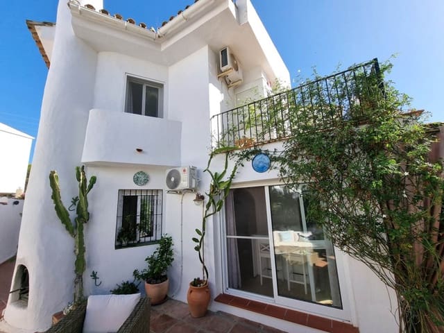 3 soveværelse Semi-Rækkehus til salg i Calahonda, Mijas med swimmingpool garage - € 495.000 (Ref: 9118593)