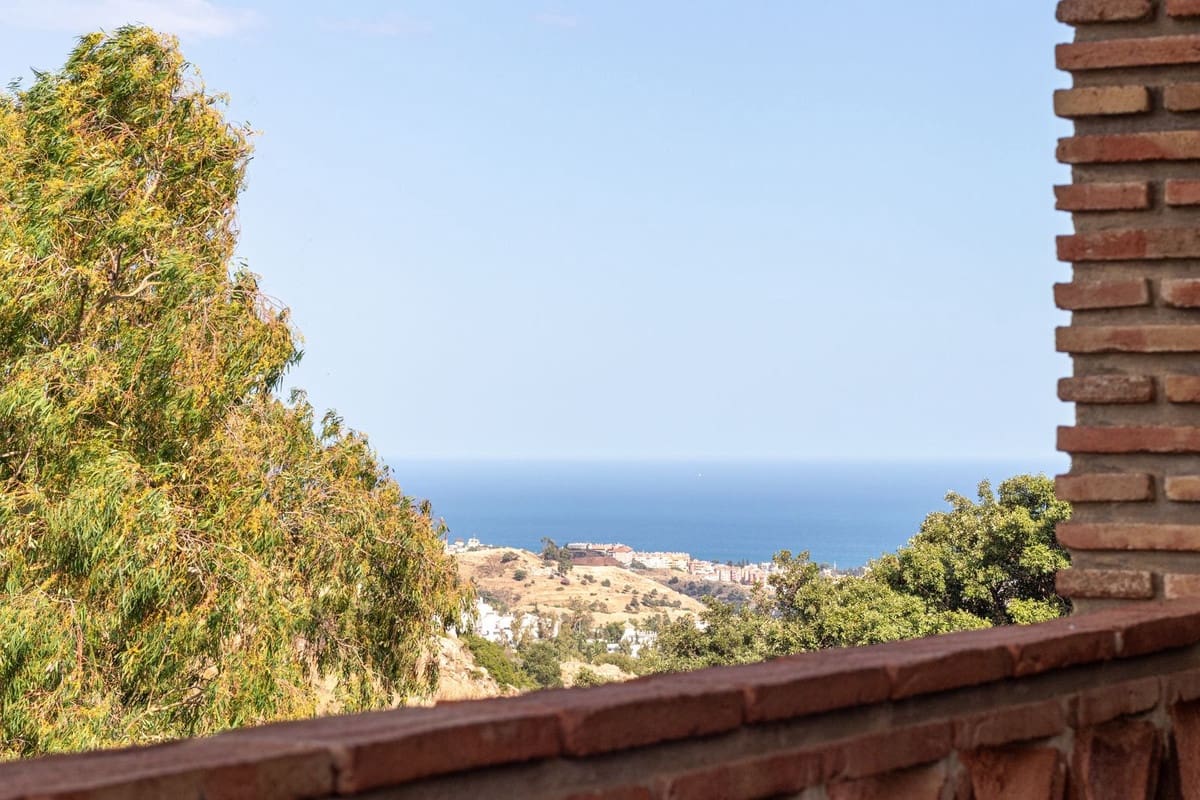 4 quarto Moradia para venda em Mijas com piscina garagem - 550 000 € (Ref: 9124860)