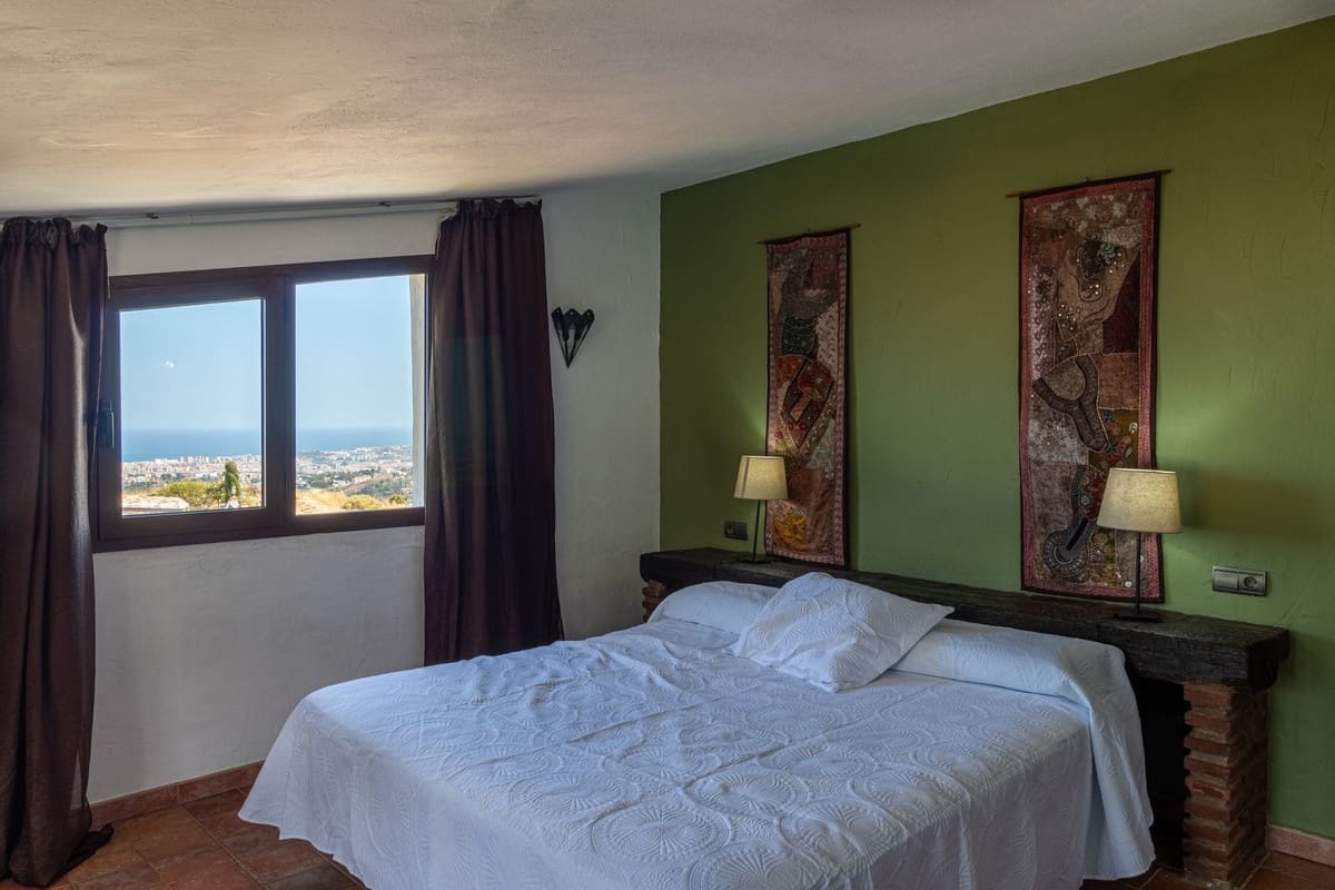 4 quarto Moradia para venda em Mijas com piscina garagem - 550 000 € (Ref: 9124860)