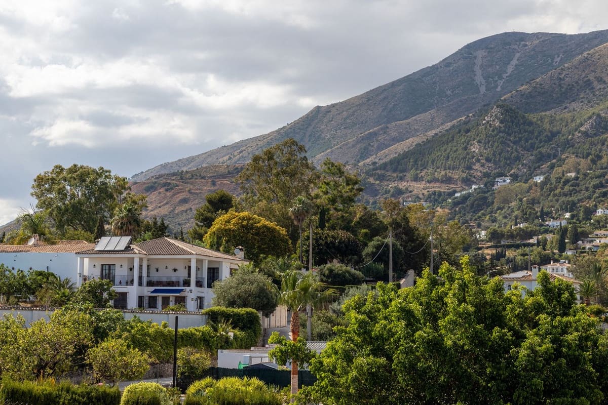 4 quarto Moradia para venda em Mijas com piscina garagem - 550 000 € (Ref: 9124860)