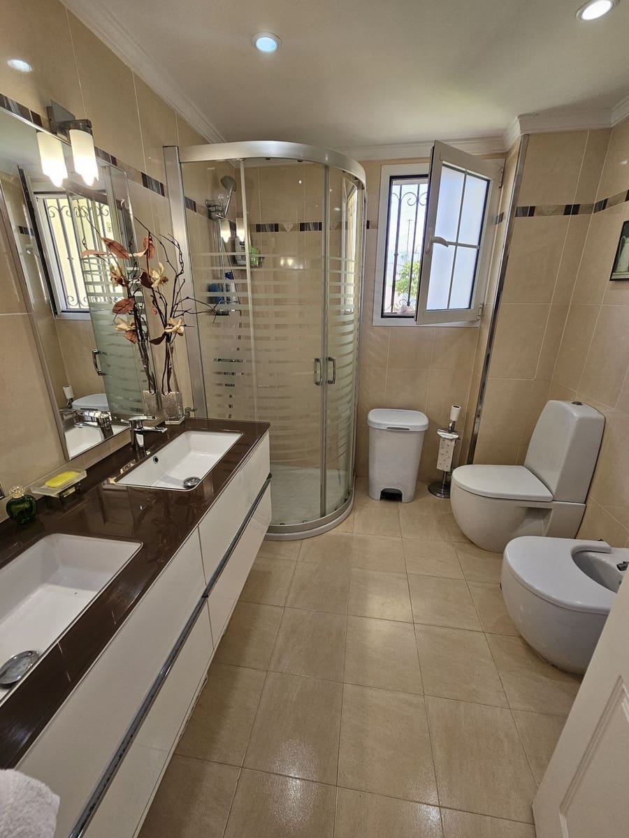 Apartamento de 2 habitaciones en La Cala de Mijas en venta con piscina garaje - 545.000 € (Ref: 9142708)