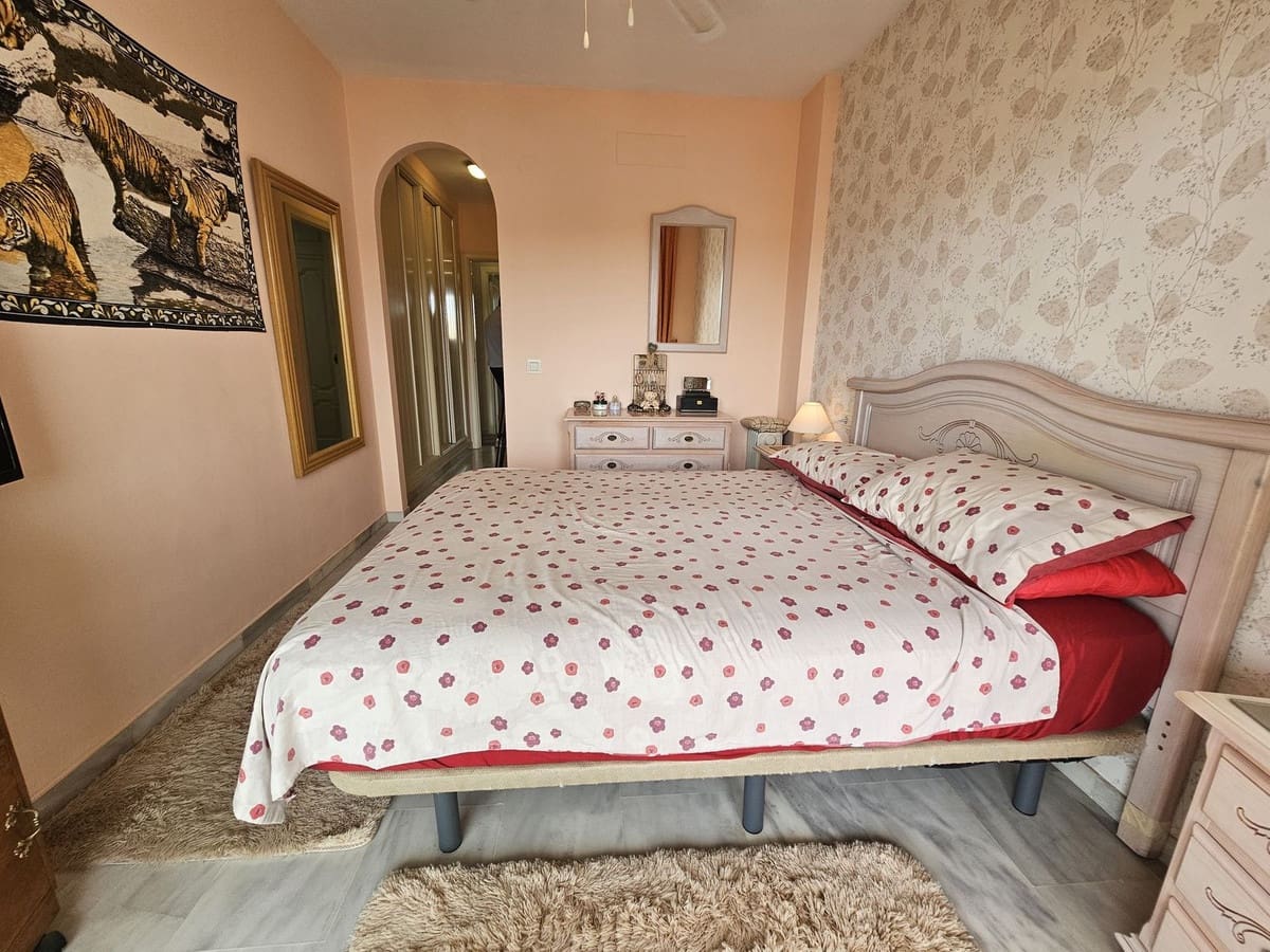 Apartamento de 2 habitaciones en Calahonda en venta con piscina garaje - 360.000 € (Ref: 9202330)