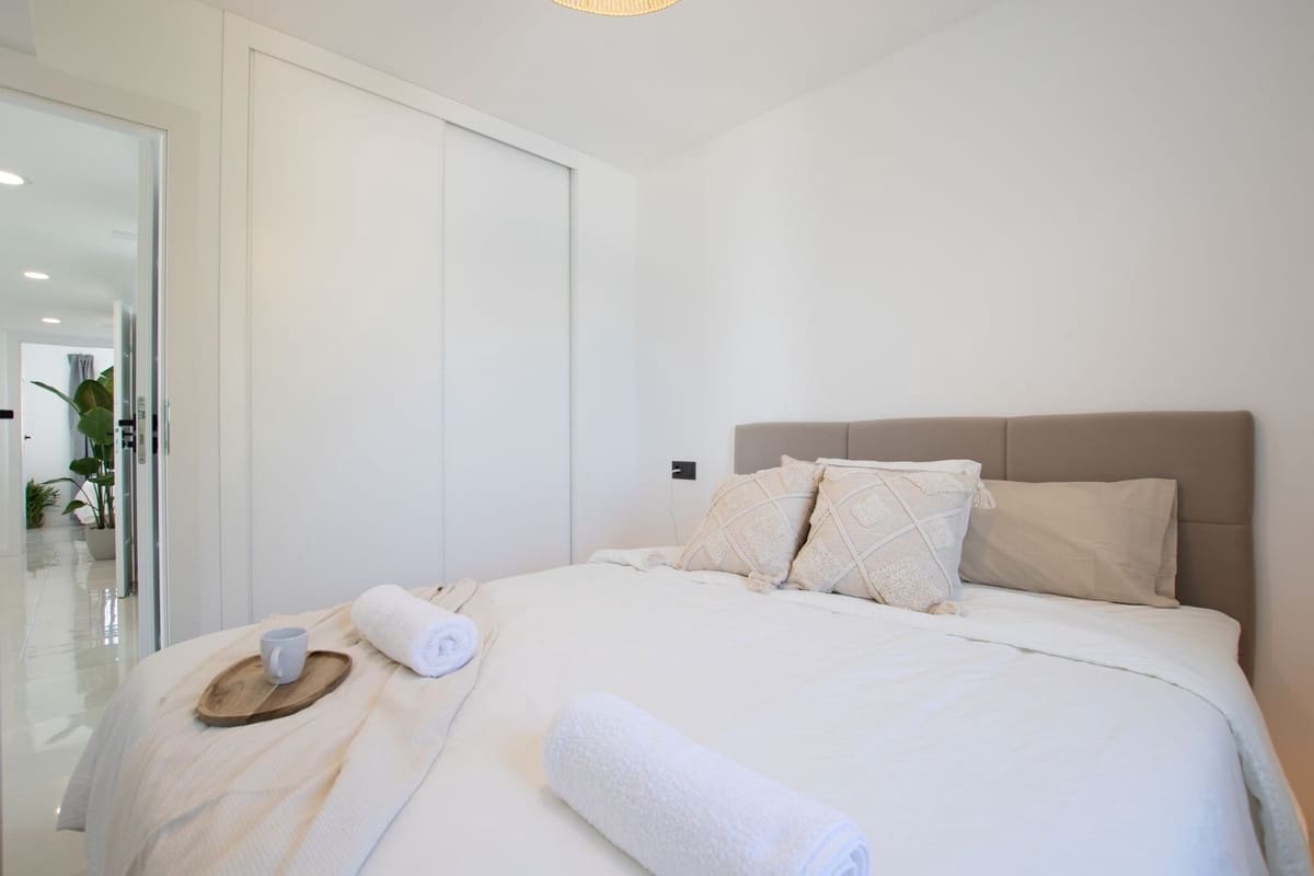 3 sypialnia Penthouse na sprzedaż w Calahonda z basenem garażem - 1 575 000 € (Ref: 9206363)