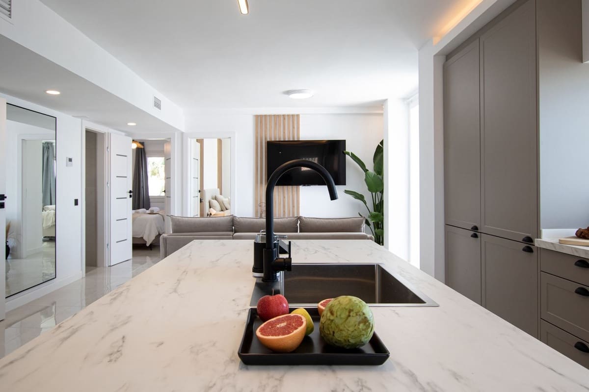 3 sypialnia Penthouse na sprzedaż w Calahonda z basenem garażem - 1 575 000 € (Ref: 9206363)