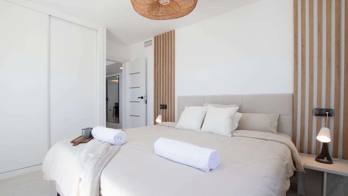 3 sypialnia Penthouse na sprzedaż w Calahonda z basenem garażem - 1 575 000 € (Ref: 9206363)