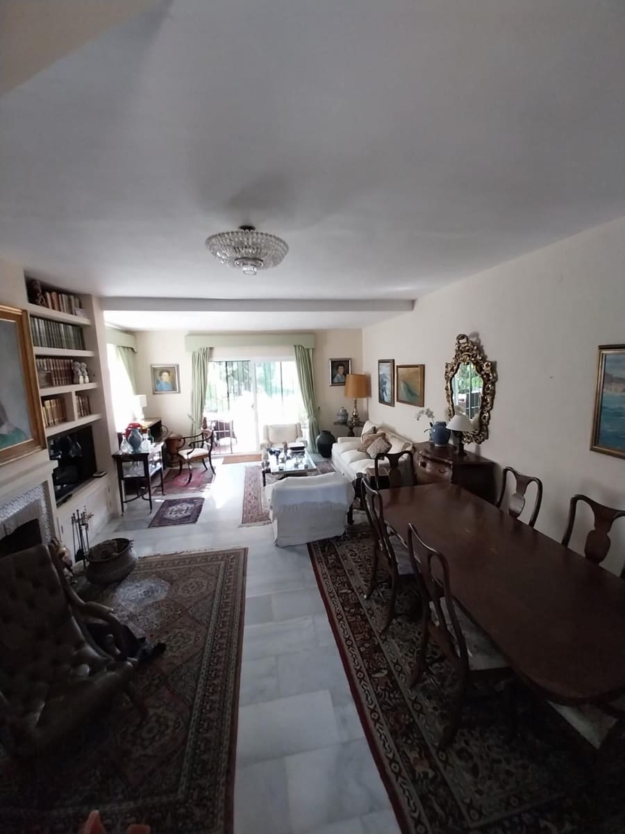 3 soveværelse Byhus til salg i Calahonda med swimmingpool - € 595.000 (Ref: 9219815)