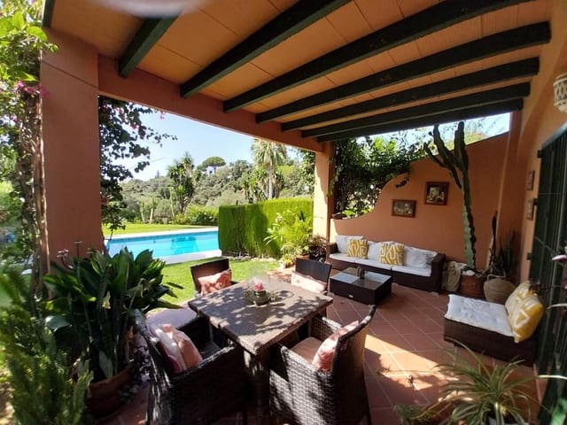3 sypialnia Dom na sprzedaż w Calahonda, Mijas z basenem - 595 000 € (Ref: 9219815)