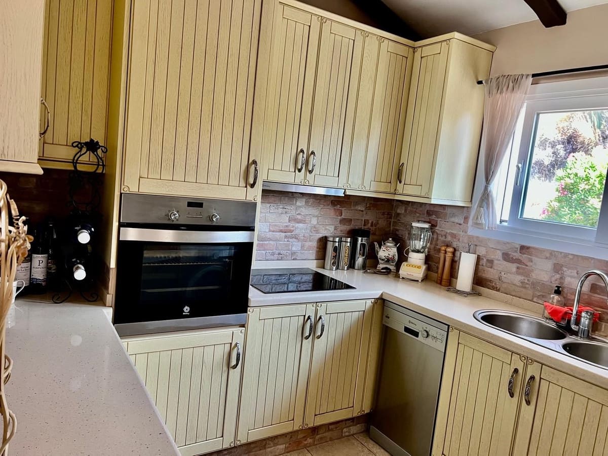 3 Zimmer Haus zu verkaufen in Estepona mit Pool - 475.000 € (Ref: 9219817)