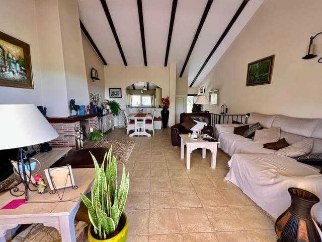 3 soverom Hus til salgs i Estepona med svømmebasseng - € 475 000 (Ref: 9219817)